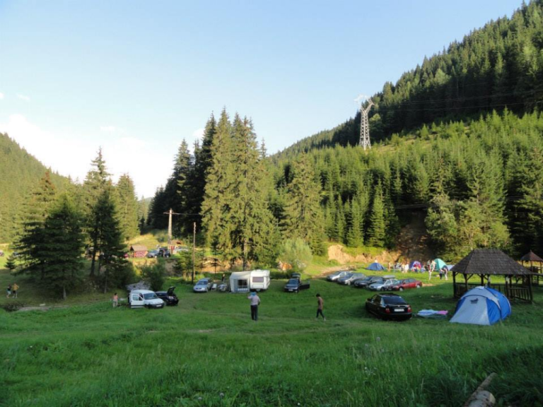 Camping Lacu Roșu